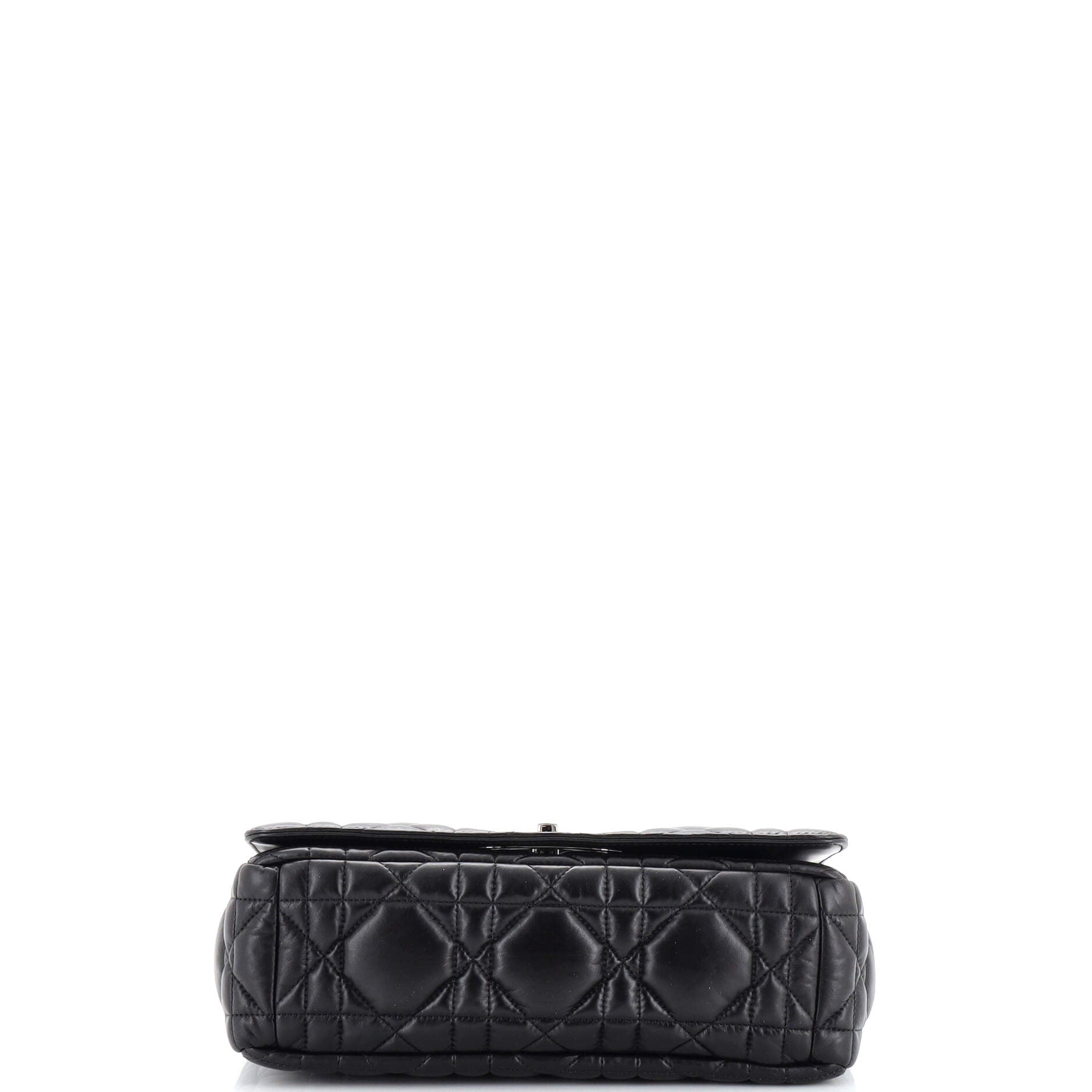 Caro Bag Macrocannage Quilt Calfskin Medium - Image 4